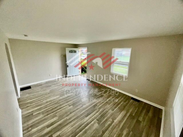 Building Photo - 402 Harriet St
