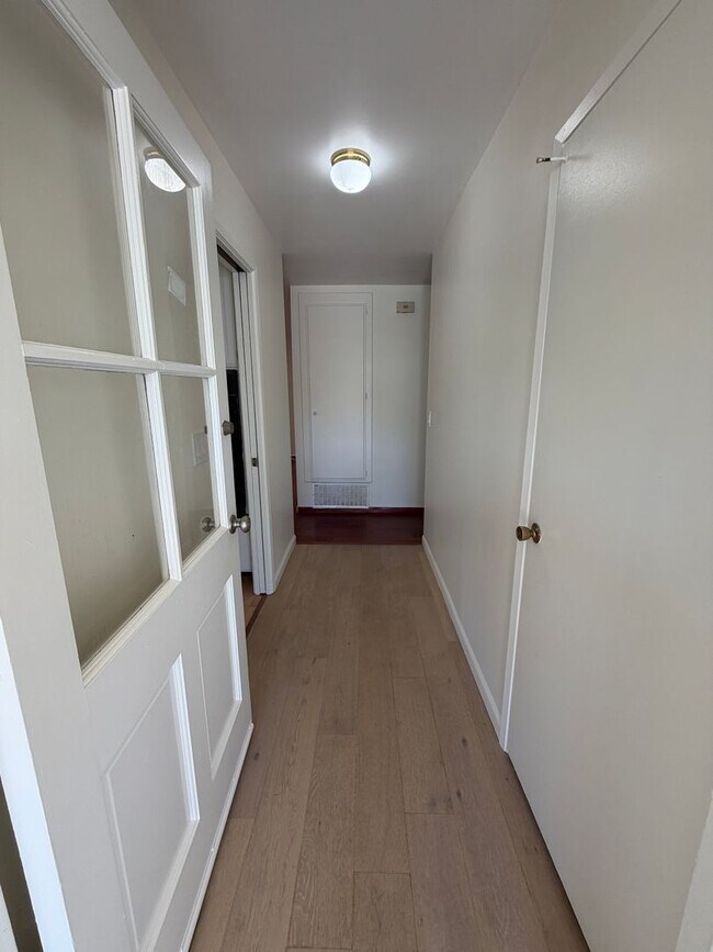 Building Photo - 5333 Parejo Dr