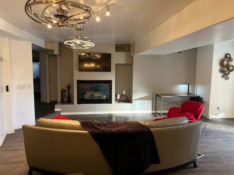 Building Photo - 192 October Pl