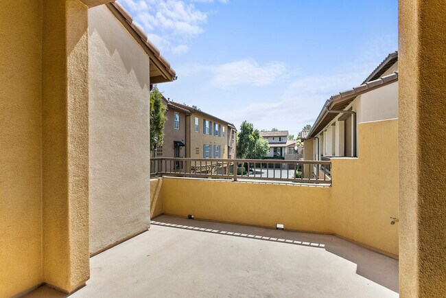 Building Photo - 37 Stepping Stone