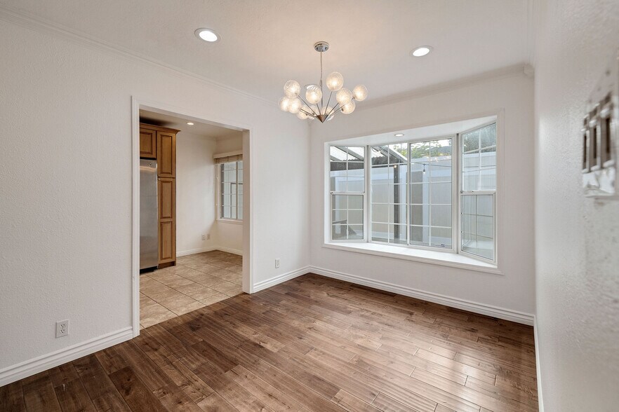 Building Photo - 5525 Wilma St