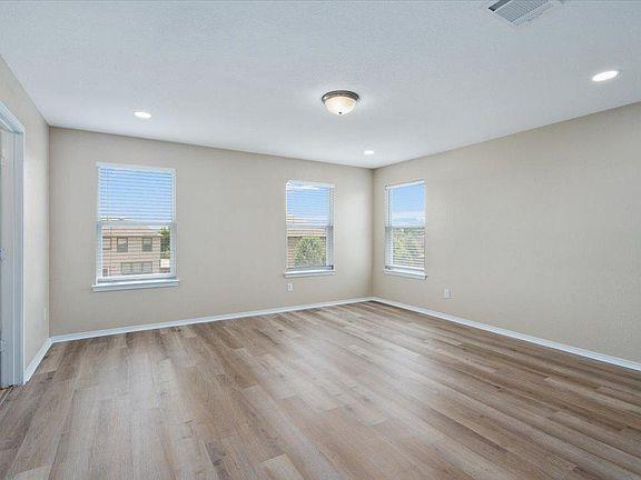 Building Photo - 904 Lonesome Lilly Way