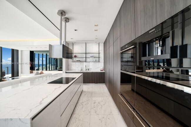 Building Photo - 17141 Collins Ave