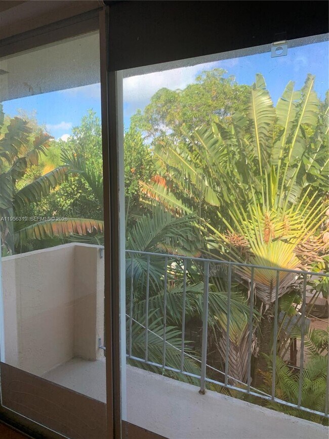 Building Photo - 650 NE 61st St