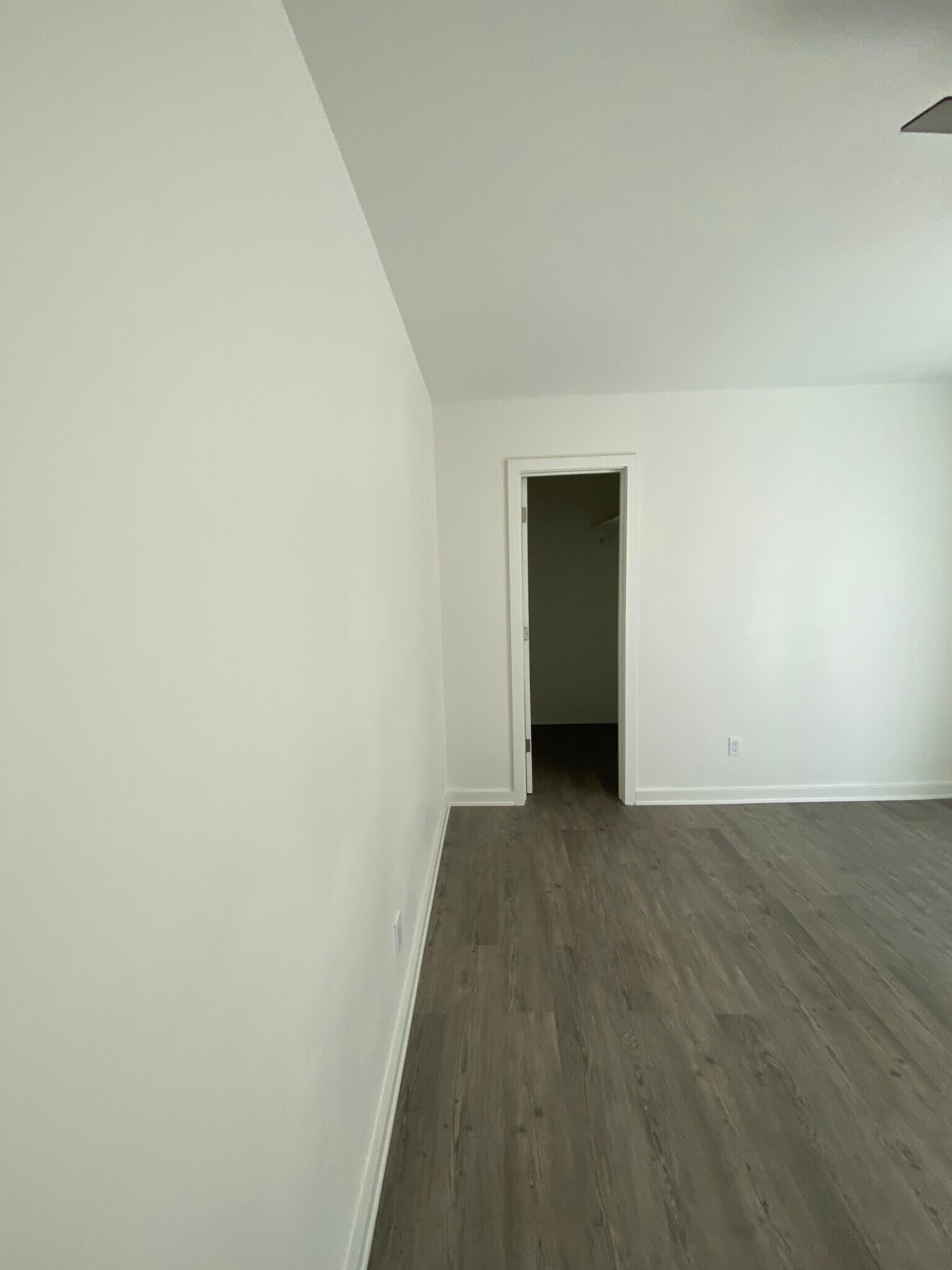 Building Photo - 1915 Metairie Ave