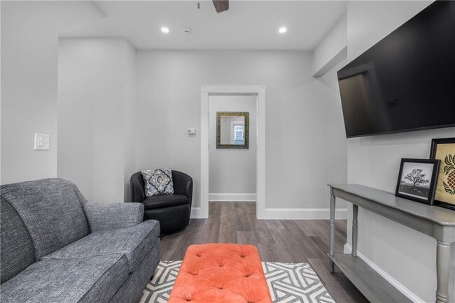 Building Photo - 10 Braman St