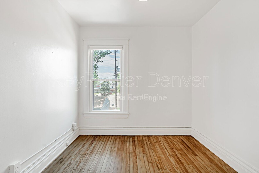 Building Photo - 229 S Logan St