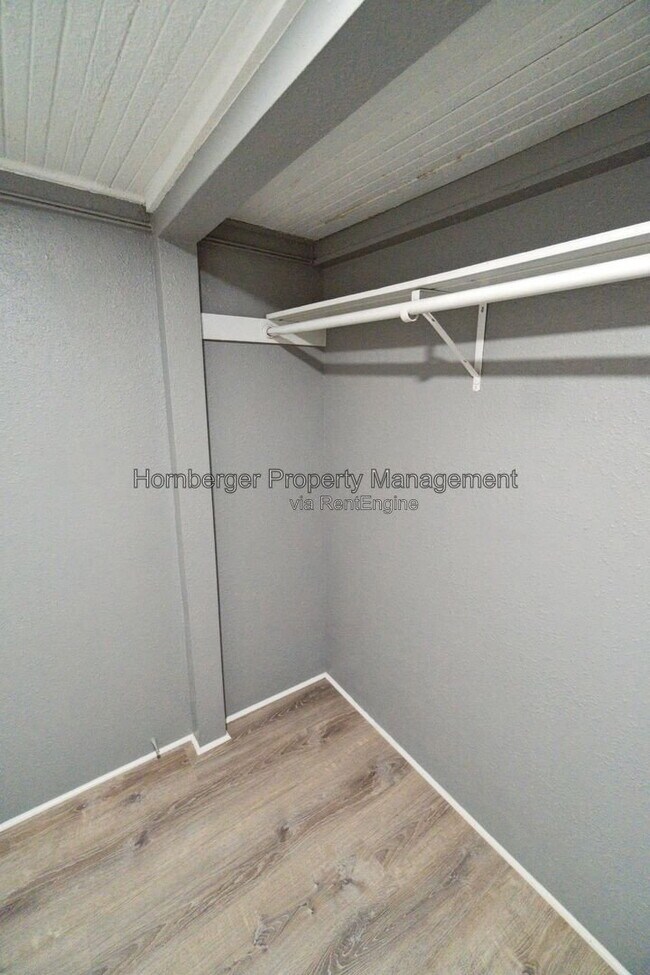 Building Photo - 2702 W Boone Ave