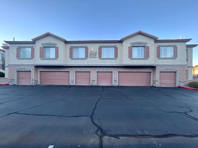 Building Photo - COMING SOON!! CUTE 3 BD/2BA CONDO LOCATED ...