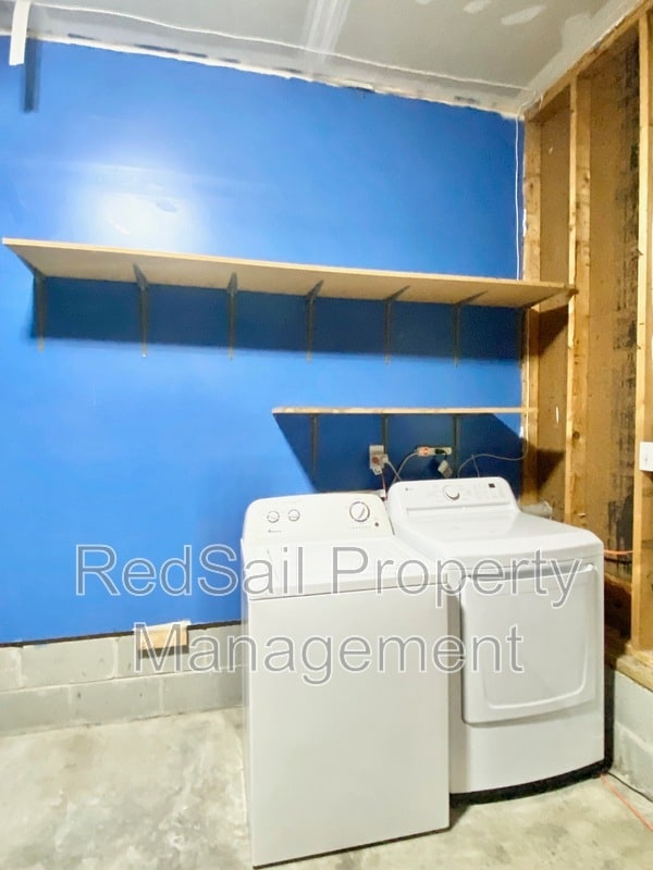 Building Photo - 534 Brightwood Ave