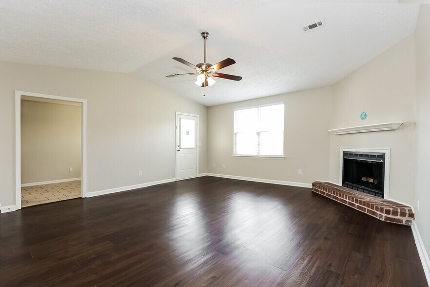 Building Photo - 188 Bradford Cir