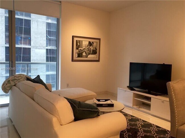 Building Photo - 1050 Brickell Ave