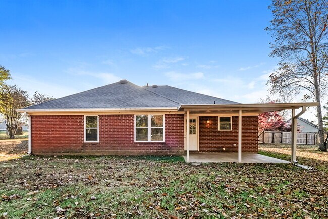 Building Photo - 93 Bloomington Cove