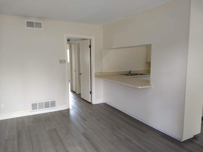 Building Photo - 4804 Del Amo Blvd