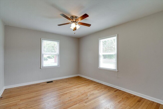 Building Photo - 3 BR 1 BA for Rent - 37415