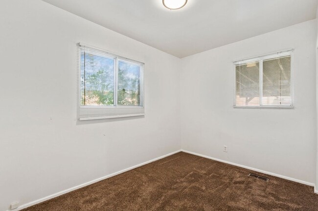 Building Photo - 385 W 5100 S