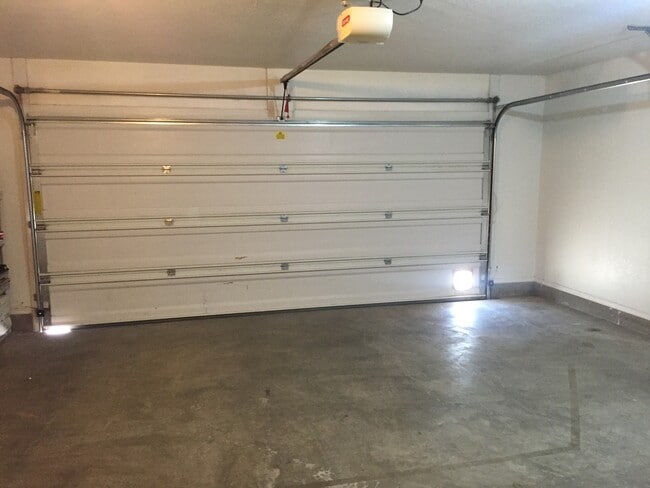 Building Photo - GREAT HOME GREAT LOCATION