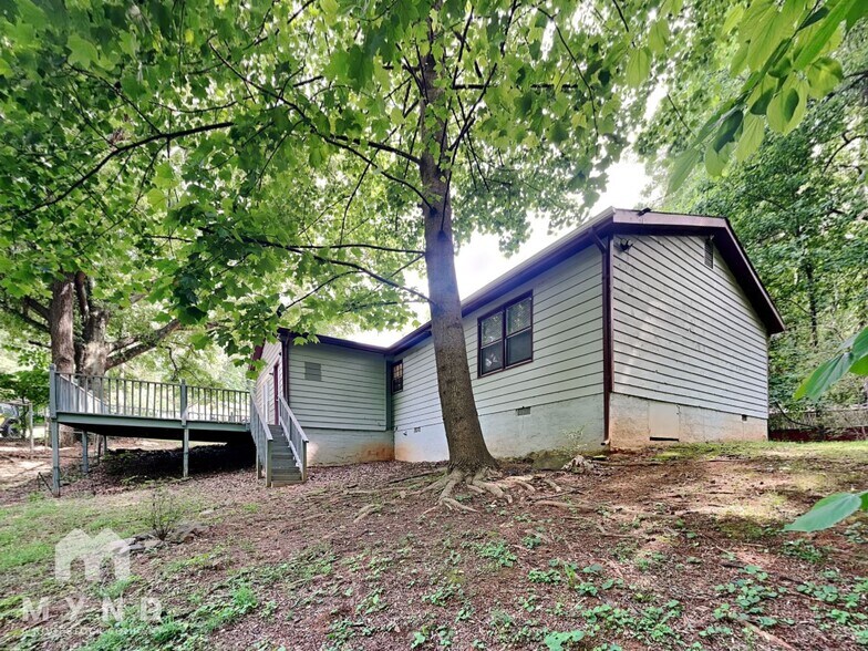 Building Photo - 294 Morris Dr SE