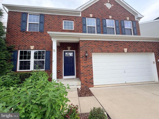 Building Photo - 9411 Wood Creek Cir