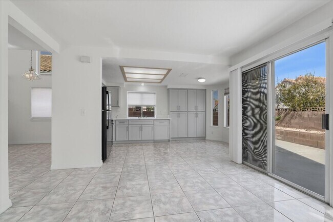 Building Photo - 2408 Sage Pointe Cir