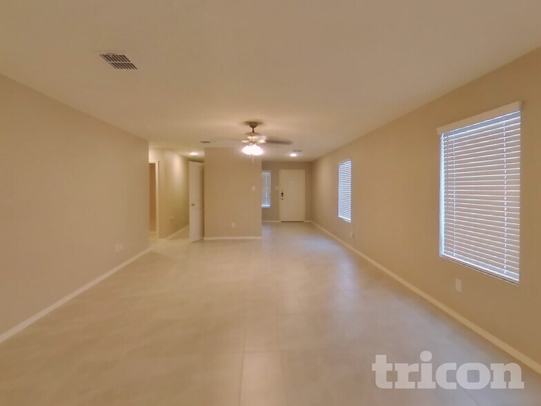 Building Photo - 6529 Middlebury Dr