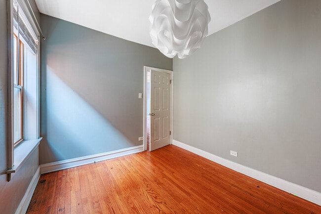 Building Photo - 6147 S Keeler Ave