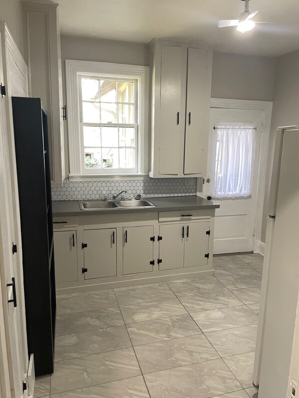 Building Photo - 237 University Ave