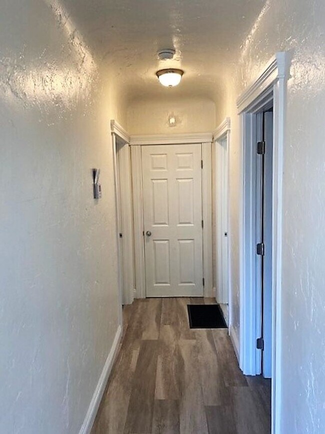 Building Photo - Spacious Home in Shasta Lake City!!