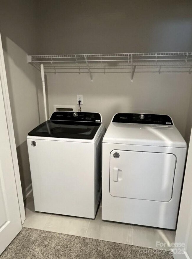 Building Photo - 3703 Backwater St