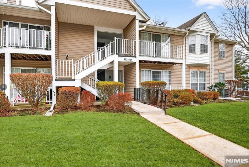 Building Photo - 556 Holly Ct