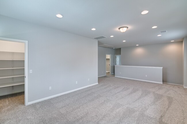 Building Photo - 124 Driftwood Hills Way