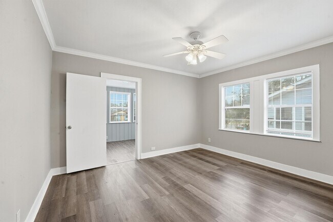 Building Photo - 144 Glendale St