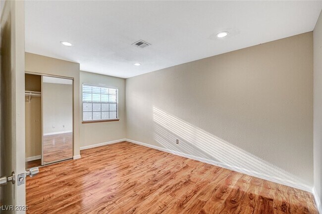 Building Photo - 5923 Laredo St