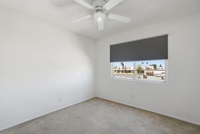 Building Photo - 1017 E Redfield Rd