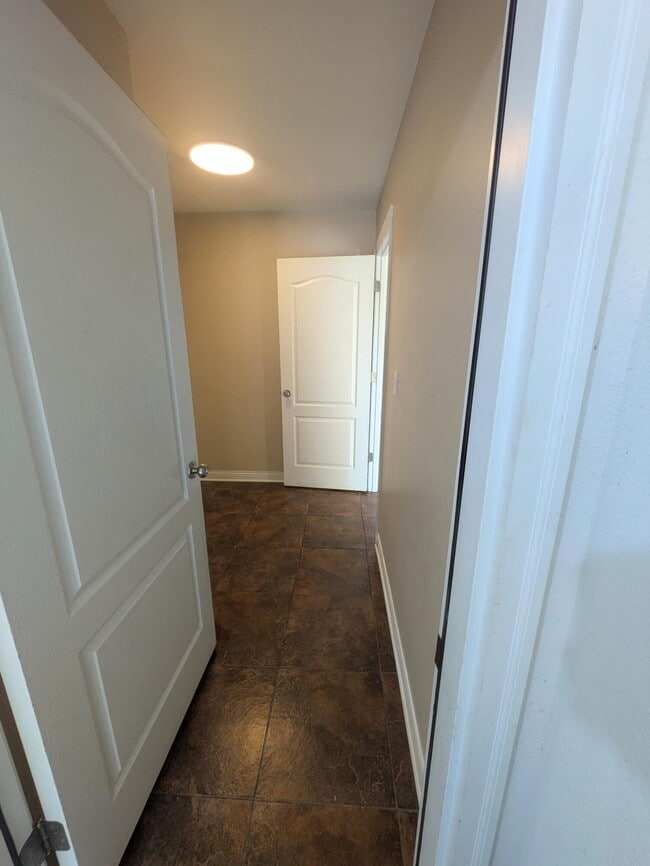 Building Photo - 2601 Quartz Ln