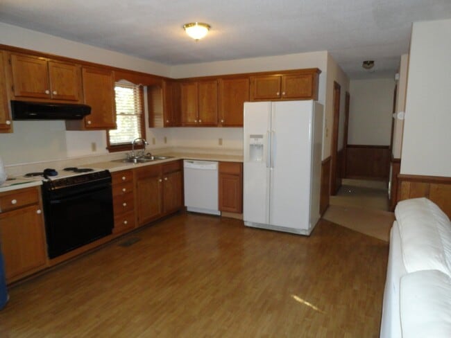 Building Photo - 4827 Legion Rd
