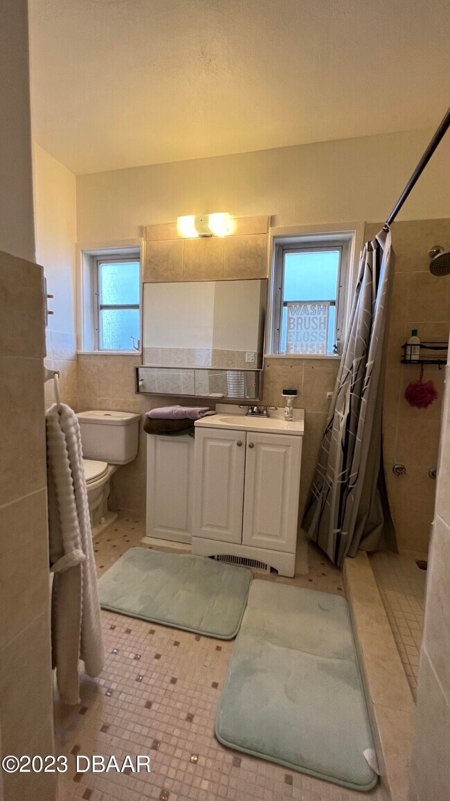 Building Photo - 255 Lexington Dr