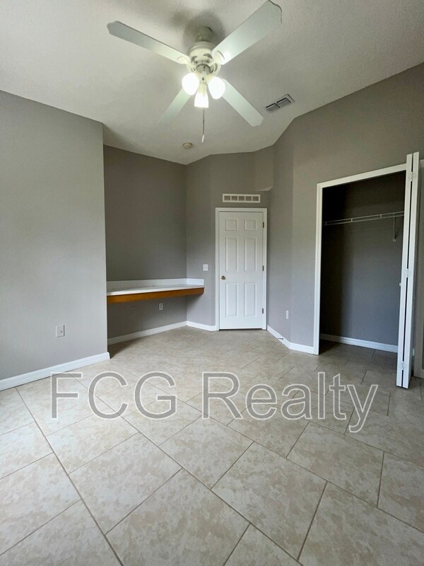 Building Photo - 5819 Windridge Dr