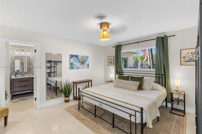 Building Photo - 1116 SE 13th Ct