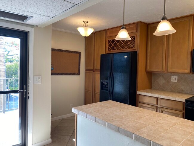 Building Photo - 4 Royal Palm Way