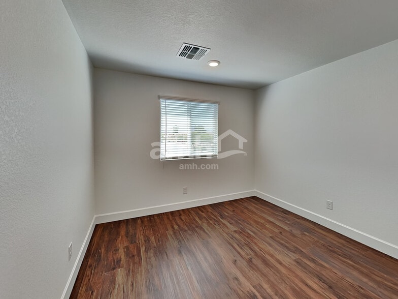 Building Photo - 4219 W St Charles Ave