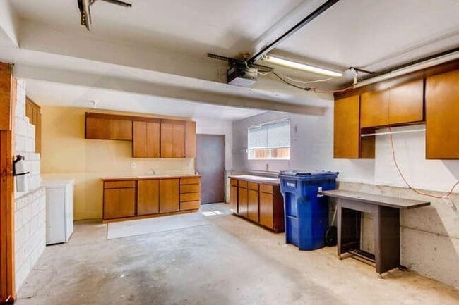 Building Photo - Gorgeous 3 Bedroom Home near Ruston Way!