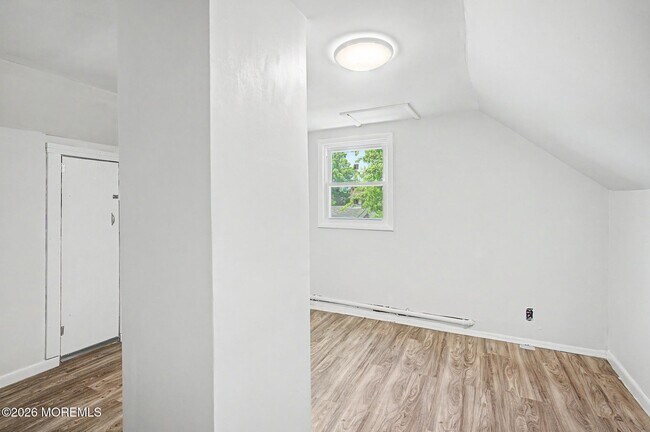 Building Photo - 1105 Emory St
