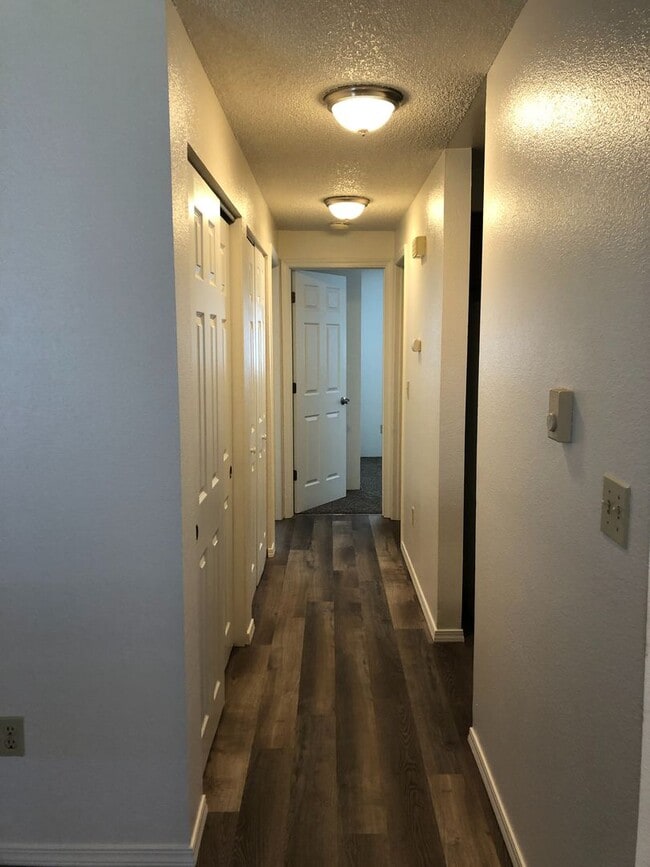 Building Photo - DUPLEX FOR RENT!!!!