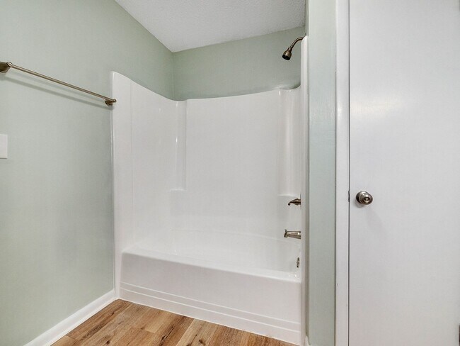 Building Photo - Adorable 3 BR 2 BA in Hixson
