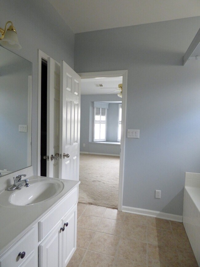 Building Photo - Beautiful 3 BR, 2 Bath Home, All Electric, Vaulted Ceilings, Walk-In Closets, Garage