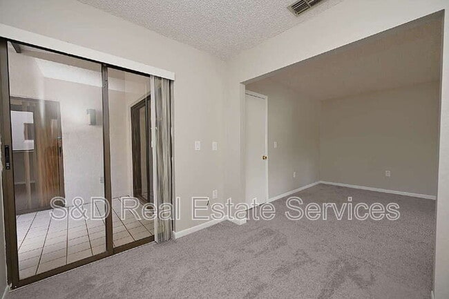 Building Photo - 1808 Village Ct