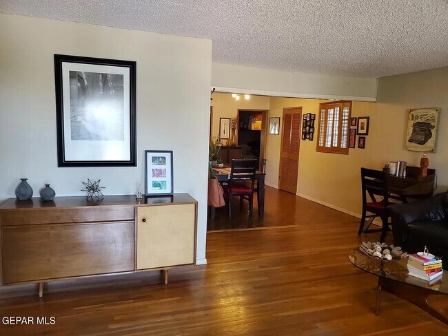 Building Photo - 2705 Jackson Ave