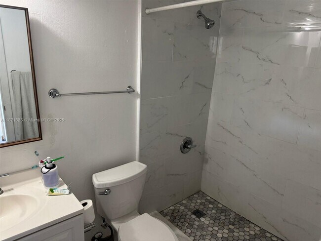 Building Photo - 3601 SW 117th Ave