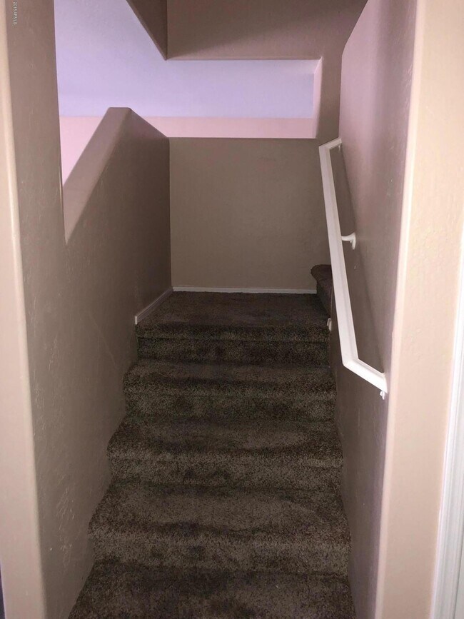 Building Photo - 22821 W Cantilever St